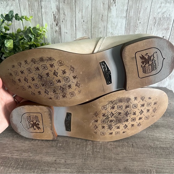 Stacy Adams Beige Leather Embossed Slip-On Loafers 12 - Picture 9 of 9